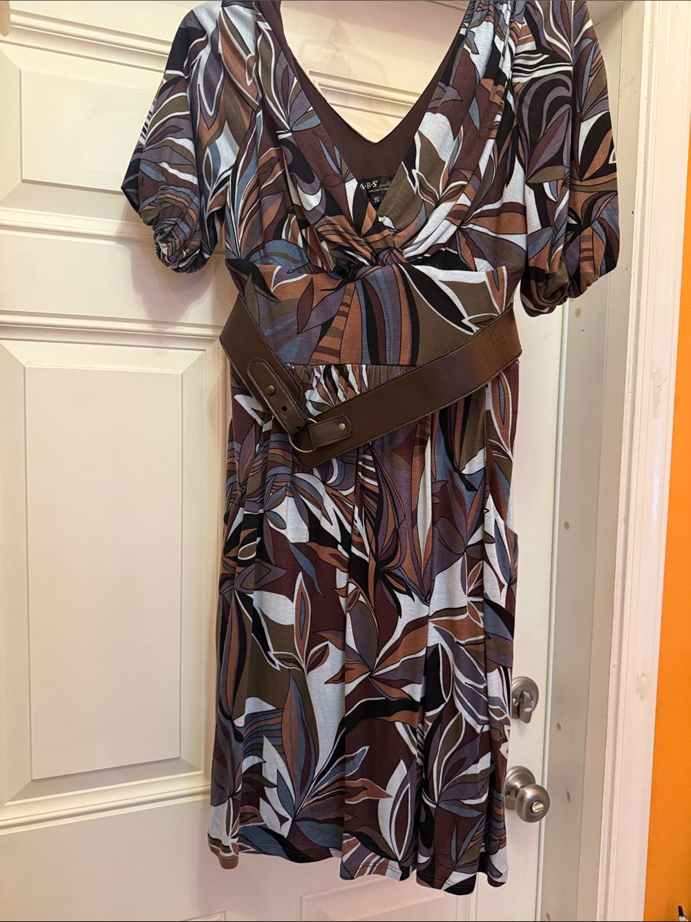 V-Neck Leaf Print Midi Dress in Brown and Blue